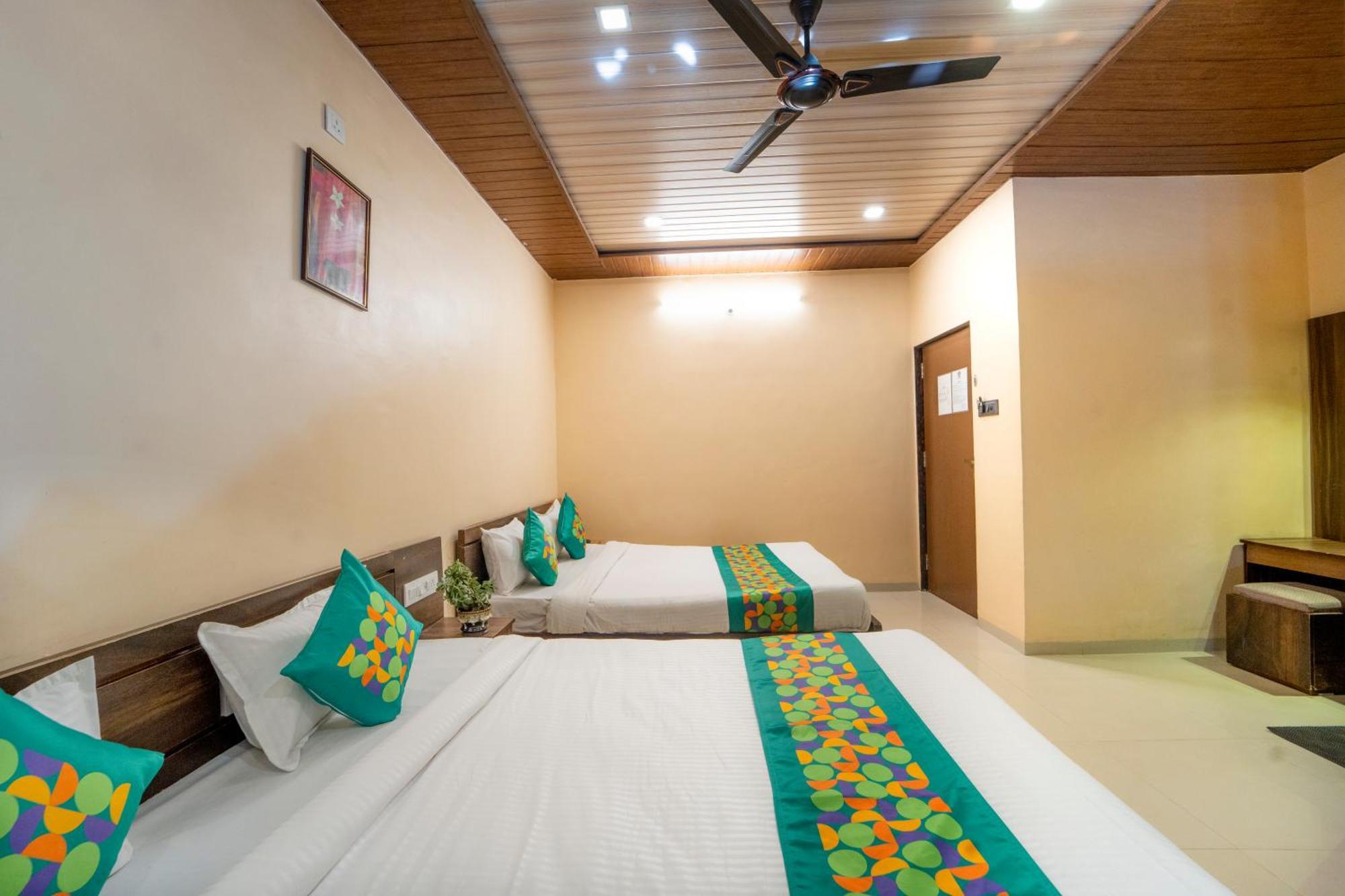 Treebo Iceberg Otel Mahābaleshwar Dış mekan fotoğraf